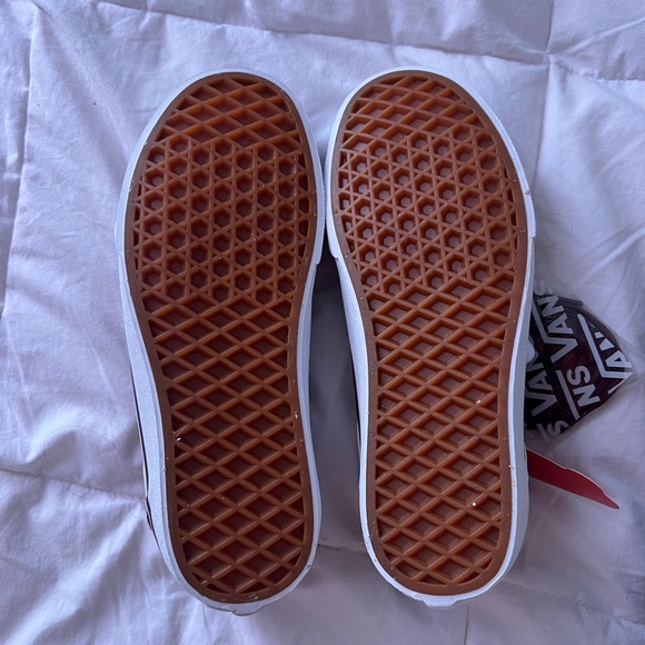 Vans - Picture 2 of 5